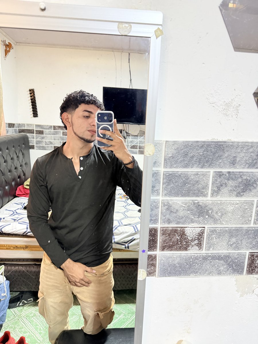 DarwinSuazo31's tweet photo. Buenas noches 
Mi Instagram darwinsuazo_oficial https://t.co/PJ6BgzQP3X