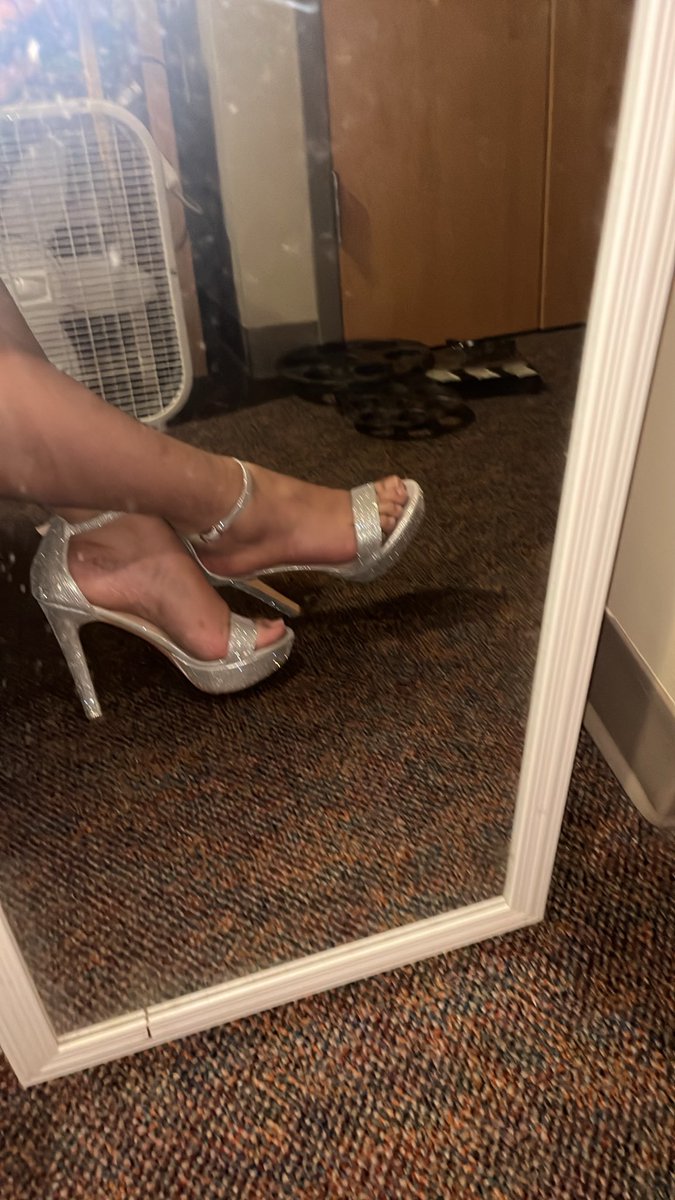 Love12Myst's tweet photo. Who’s gonna let me step on them…?

Findom | BNWO | finsubs | paypigs https://t.co/9SJ9rGepRa