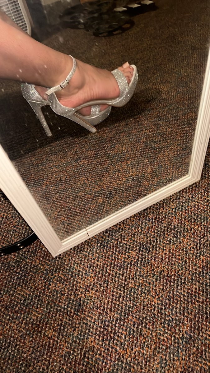 Love12Myst's tweet photo. Who’s gonna let me step on them…?

Findom | BNWO | finsubs | paypigs https://t.co/9SJ9rGepRa
