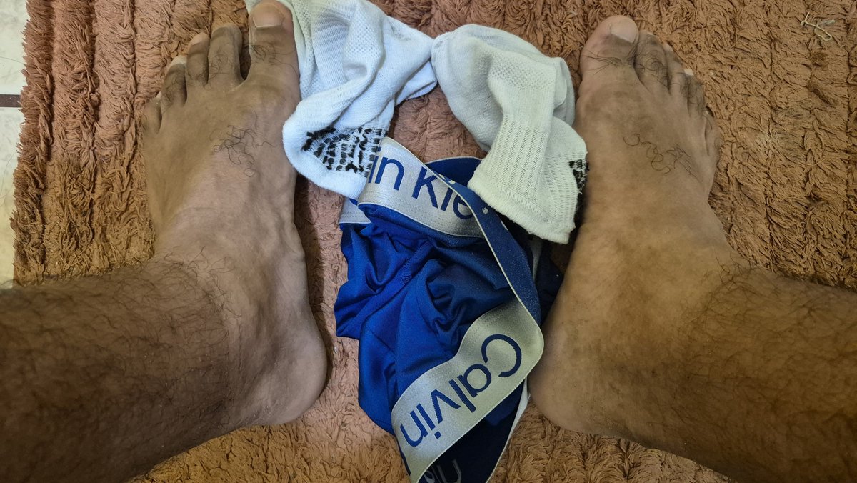 ta_fi_rool's tweet photo. #Pies #Tinnes #BoxerCk #Socks #MiercolesDeMorboYProvocación #MiercolesDePies #Rt #Olores #SeCaminaron9km #Veracruz #BocaDelRio #Vellos #Piernas #Pies #Rt #MD ? https://t.co/ITSRsQfTVO