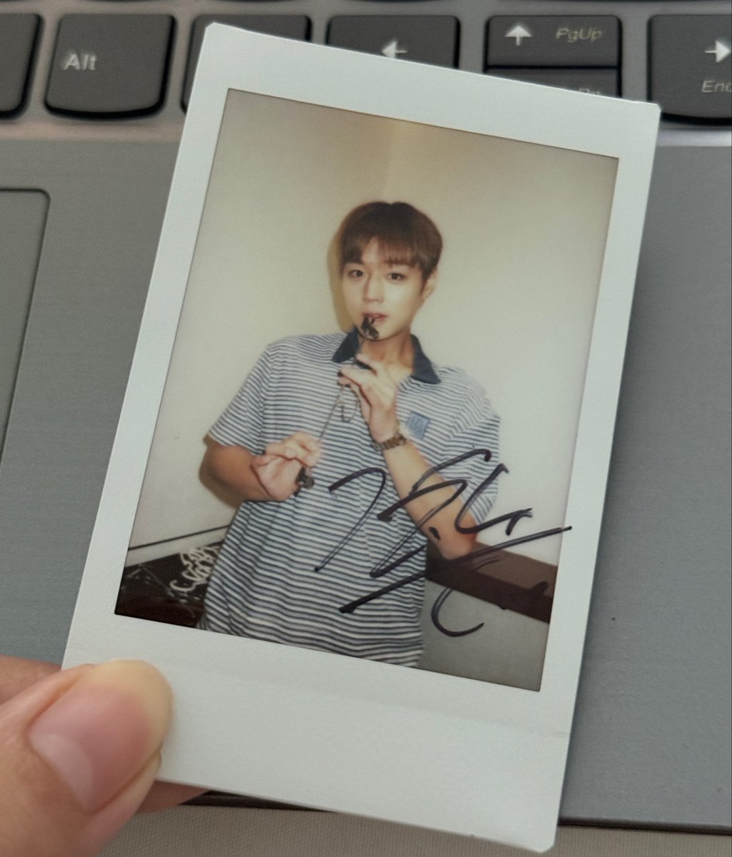 __lemoire's tweet photo. 박지훈 대기실 소품 가지고
난리 떨면서 웃긴 폴라 찍는 거 ..
예나 지금이나 여전해서 너뮈 웃김 ㅠㅠㅠ
나의 영원한 바부개그맨 ... https://t.co/HPcYqAluWn