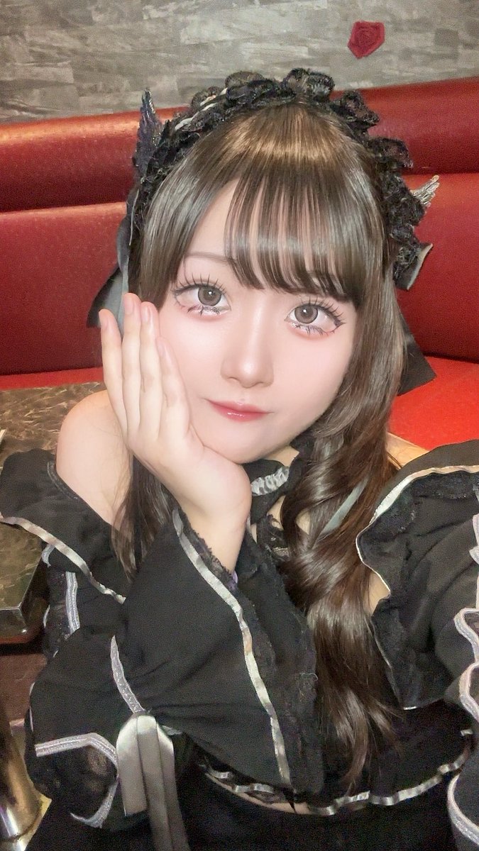 Ream_Devil_'s tweet photo. @SibertV54842 はじめまして！！
赤羽にあるエビバデビルというお店のれむと申します！！
小悪魔コンセプトで、内装も衣装も最高に可愛いです💜
気になっていただけたら嬉しいです！ https://t.co/pEYuWhT9k0