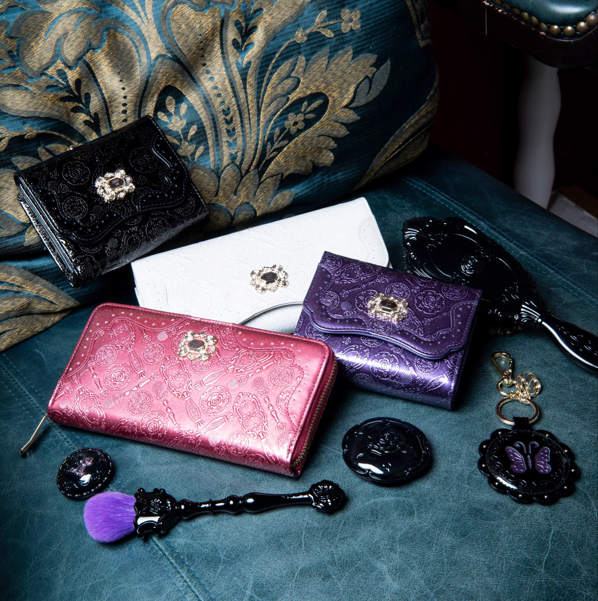 ANNA SUI ハンドバッグ エナメル調 と財布　美品 ANNA SUI Japan on X: 