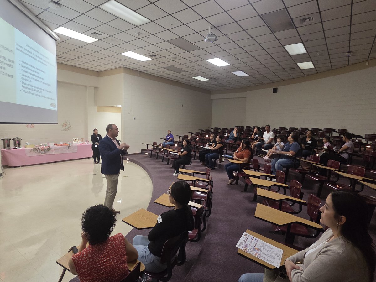LetipCISLF16285's tweet photo. Thank you parents for your attendance at our CIS @cameron_cis meeting with our presenters, Mr. Stumbaugh @losfresnoshigh
&amp; Ms. Trevino @LFHS_College. Lots of great information and goodies provided.  

#beingpresentmatters 
#Allinforkids 
#Seniors 
#Juniors https://t.co/3DQAPJklvj