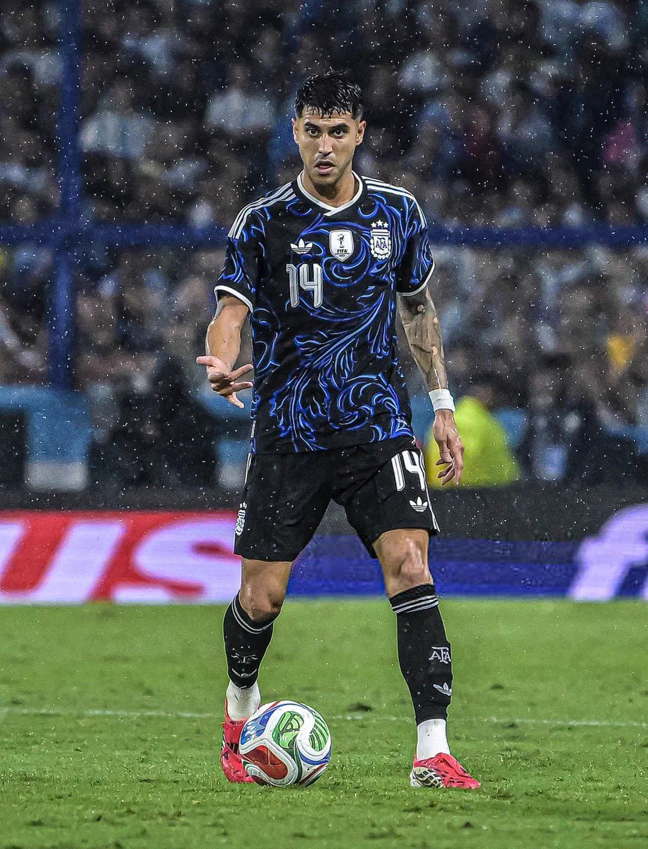 facupietro's tweet photo. Exequiel Palacios juega para los que saben de futbol 

Me animo a decir que es el jugador mas INFRAVALORADO del mundo https://t.co/m8ZgDYXKwL