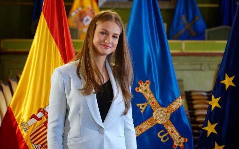 PrincessLe8onor's tweet photo. A little gift for the one who makes my heart smile. ❤️✨ May this beautiful moment remind you how special, precious, and deeply cherished you are. 💕🌹 https://t.co/oOsj19Tf6x
