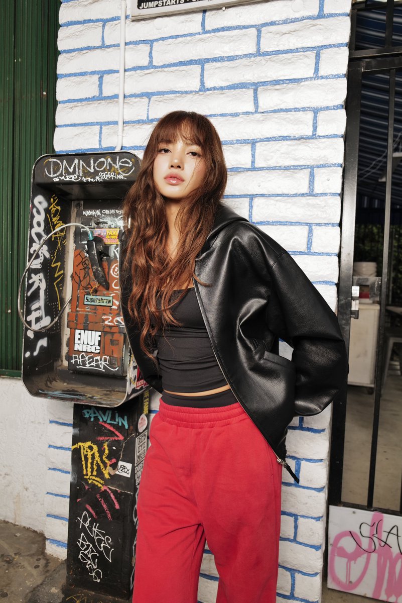 wearelloud's tweet photo. #LISA #LLOUD https://t.co/x4oM2EXXuT