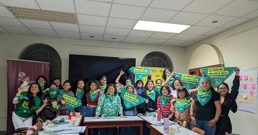TS_RosasMLP's tweet photo. El 17 de septiembre 🌹Nuestra representante Leida Portal participó en el taller #AlertaCompi, sumando herramientas para prevenir la violencia digital y construir redes seguras de autocuidado.
Gracias a @amnistiaperu , @MujerDispara  y @CMPFloraTristan  por el espacio. 💜 https://t.co/Gh9R3AEbVl