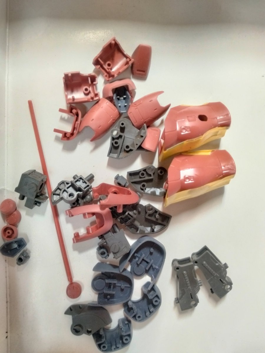 zep_ogr's tweet photo. #HG
#ORIGIN
YMS-08B

脚部後ハメ加工大体完了

先達から勝手に学べるネットって本当に便利ですね
助かってます

接着のムニュが苦手です
接着剤で変わるのかな
せっかちだから瞬着に逃げますが笑 https://t.co/9UAUHGOcSf
