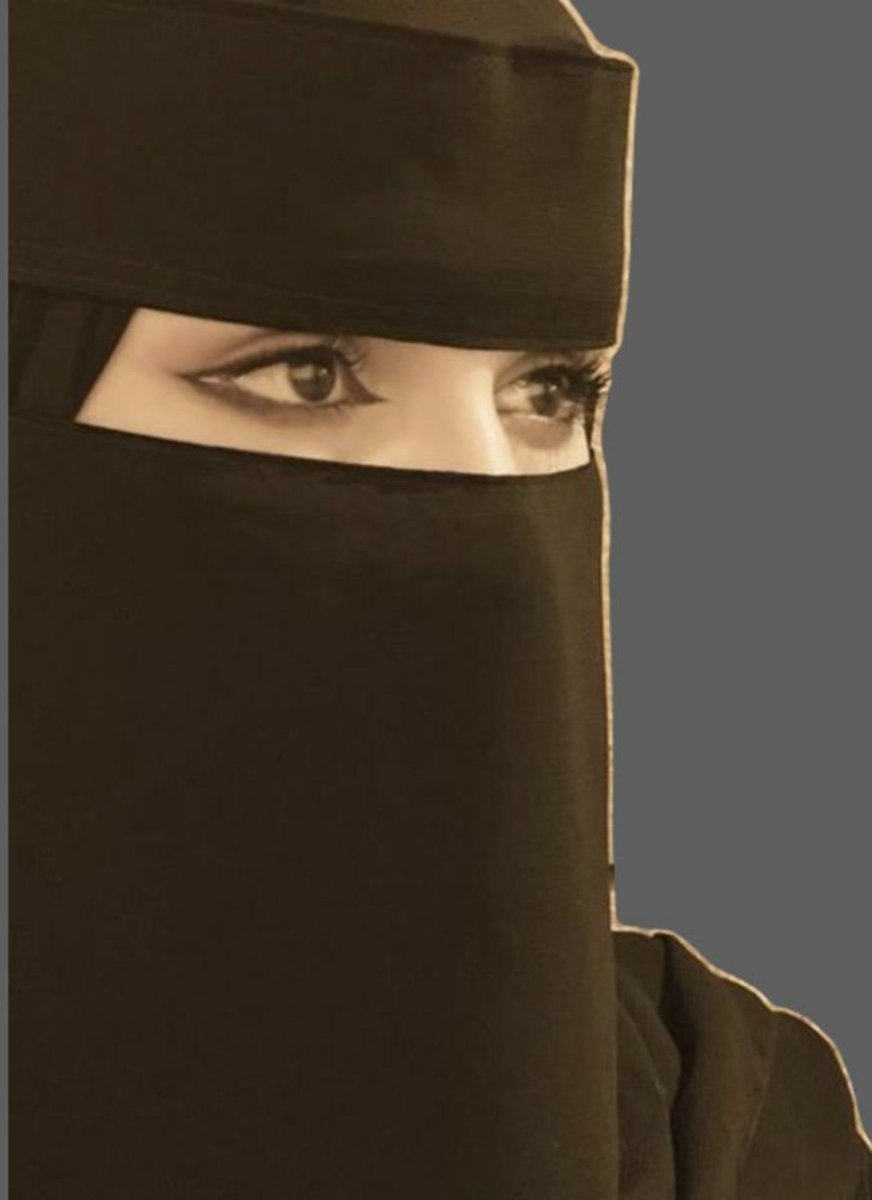 bodwor22's tweet photo. ترى لو تلف العالم وتلف وتدور 
وتنتظر ايام وسنين وطشهور
ما ارجع لحبك ابد وأنا بدور
ولا عاد تشوف بعيوني النور
ماعاد يغريني مالك والقصور
ولا عاد تهمني خائن ومغرور
القلب  من غدرك مجروح مكسور
واصبحت من اسبابك كالطير مأسور
ابعد ولاترجع وغيب بلا حضور
ياناكر المعروف وشاهد الزور✋

#بدور https://t.co/hMFFhzvFMP