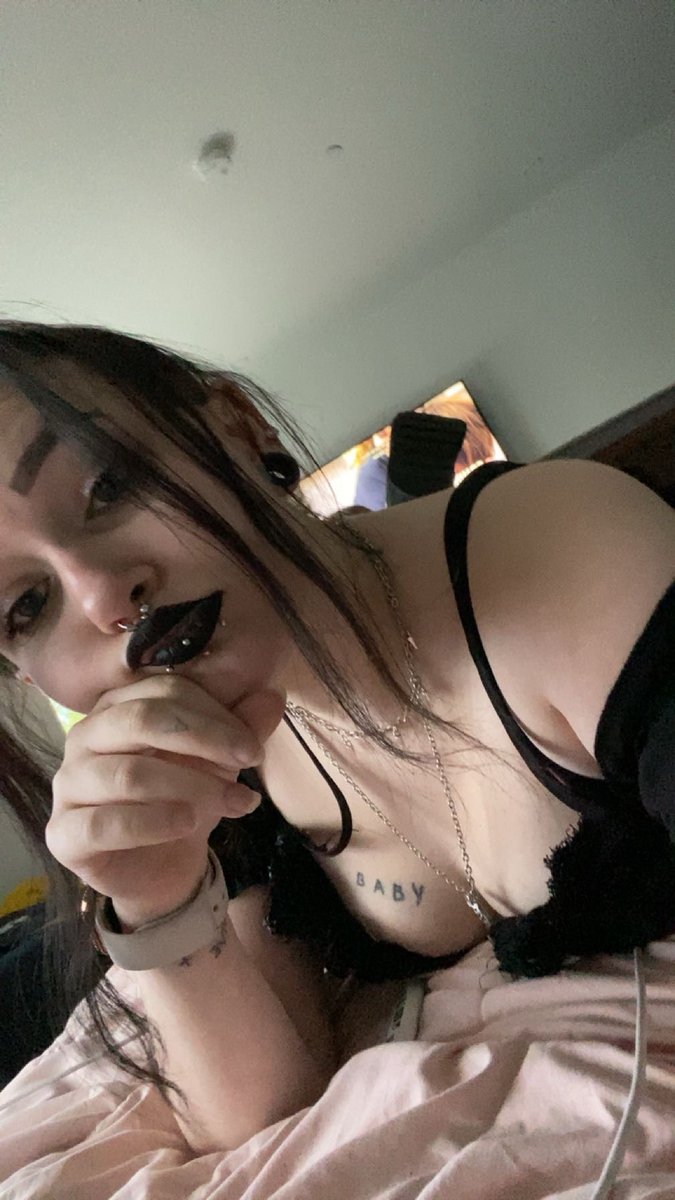 prettydeadbxdy's tweet photo. i always get what i want👸🏻 https://t.co/Sdef4vEg2q