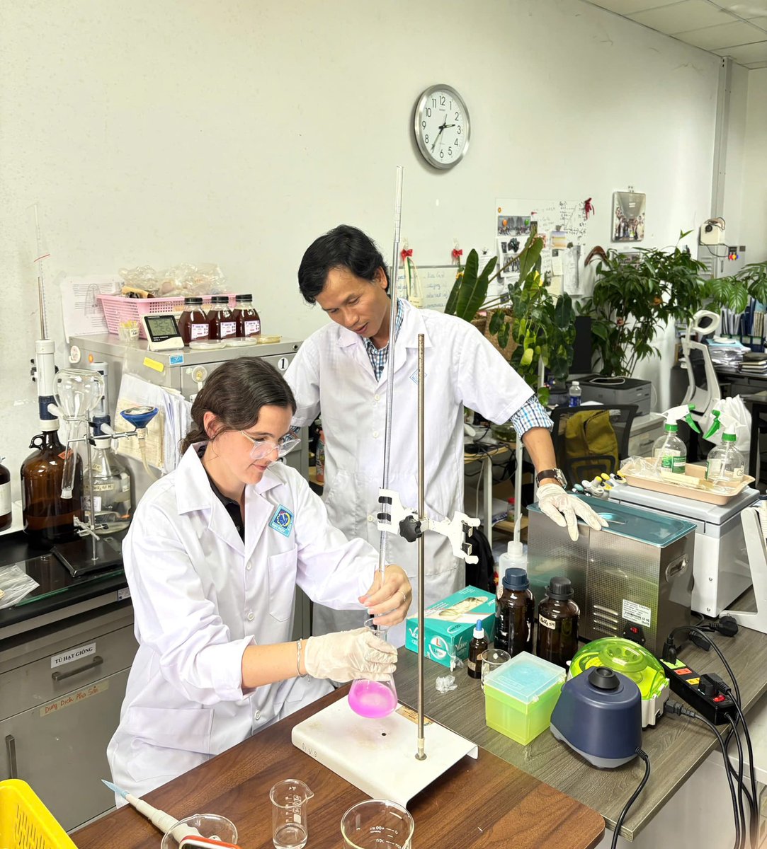 CrawfordFund's tweet photo. 2026 Crawford Fund for Food Security Student Awardee Natalie Mullins from @CharlesSturtUni @Gulbali_Inst is testing how organic amendments can improve soil health and rice-farming resilience in Vietnam’s Mekong Delta with Can Tho University. 🌾 🇻🇳

#NextGenAg4D https://t.co/2WLFBHyPBM