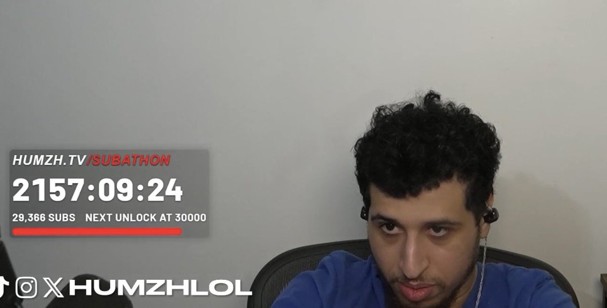 DumbsYT's tweet photo. Mf does that shit say 3 MONTHS???

Humzh will be live till the next season of League 😭😭😭 https://t.co/Hd0FpUwBiU