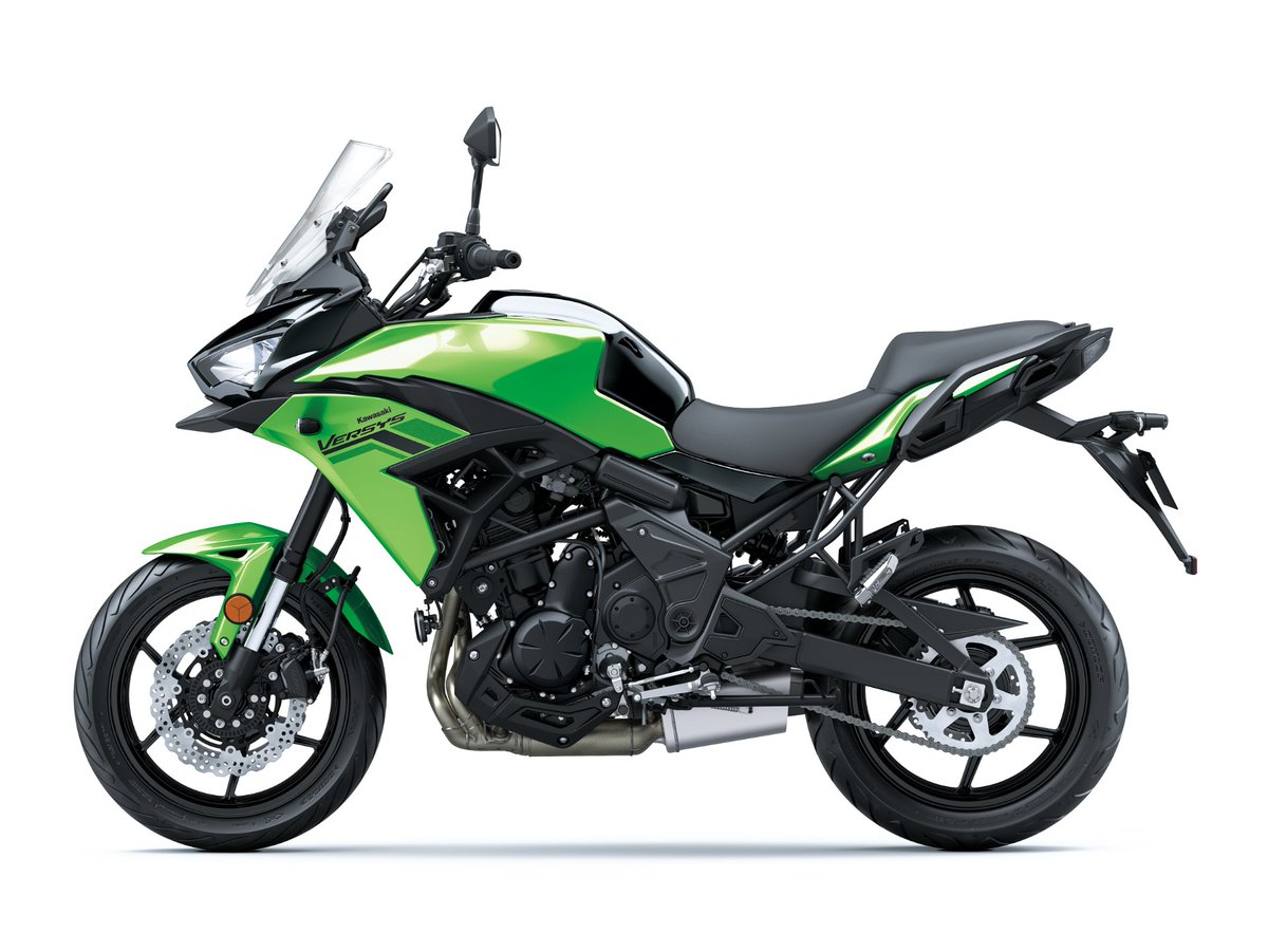 Kawasaki_JPN's tweet photo. 『VERSYS 650』
2027年モデルは本日10月1日より発売!
マルチパーパスモデル VERSYS 650 はライダーを次なる大冒険へいざないます。
▼製品詳細はこちら▼
https://t.co/hmlK6UPT7R
▼カタログ請求はこちら▼
https://t.co/2RW65FVqAe
#カワサキ #VERSYS #VERSYS650 https://t.co/xDWqj1agVa