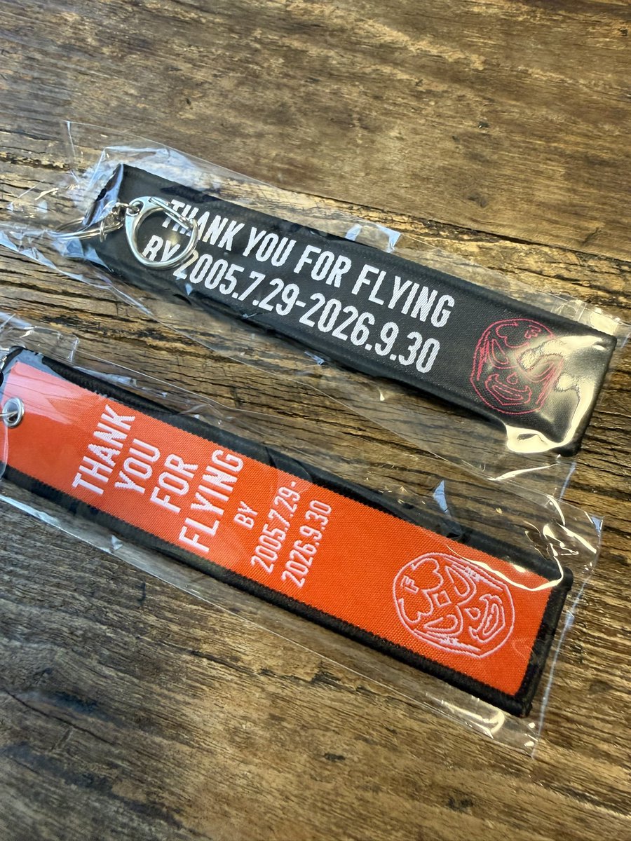 _PILEDRIVER_'s tweet photo. 9/30で閉館した新宿FACE。その新宿FACEのキーホルダーをブラック、オレンジ各¥1500-にて今日から店舗限定販売します。現金のみ。売上は全額「新・新宿FACE(仮)設立資金」として新宿FACEへ渡します。眠らない街・新宿に存在した「眠らないプロレス会場・新宿FACE」よ永遠に。。 https://t.co/SIHtkh4DKV
