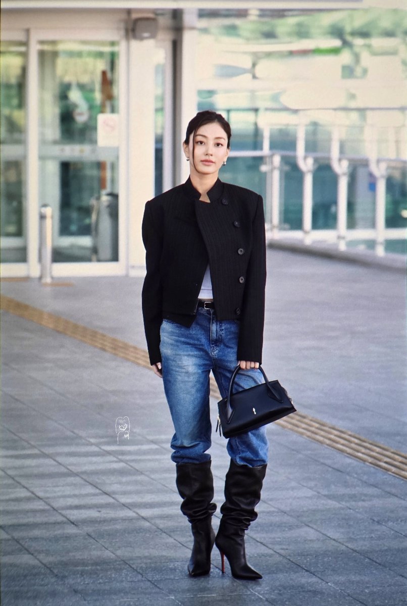 YuangleJYJH's tweet photo. 261001 프리뷰

' 🐈‍⬛️👠 '

#TWICE #트와이스 #トゥワイス #지효 #JIHYO #ジヒョ https://t.co/QOIT9535zT