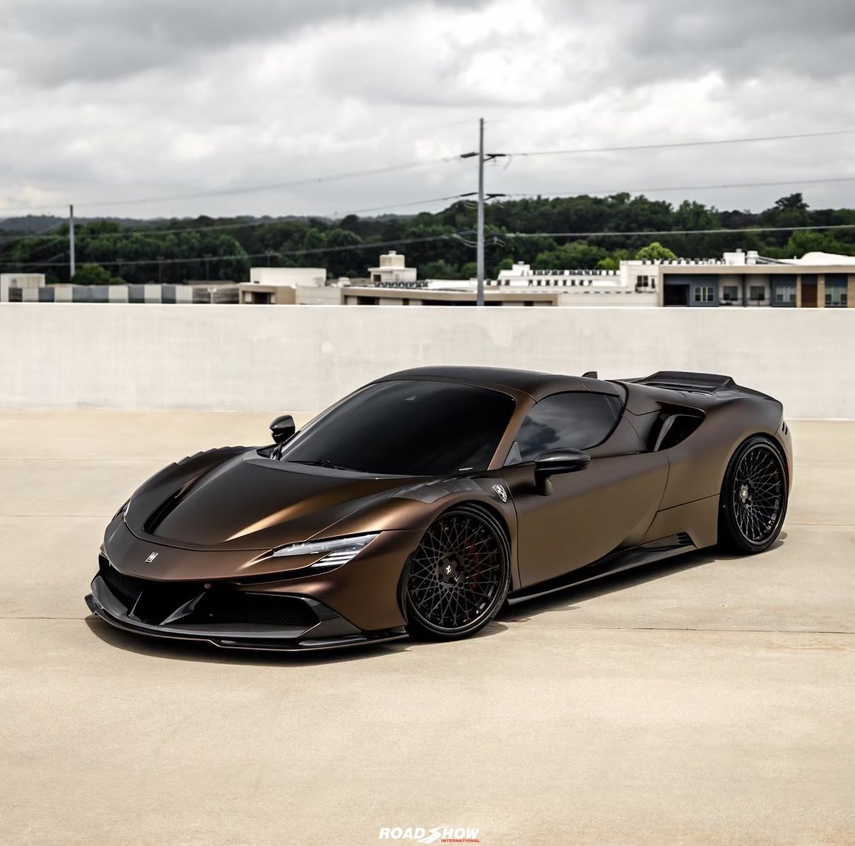 LuxuryCars365's tweet photo. Ferrari SF90 Spider 🕷️ https://t.co/QBatthuxAC