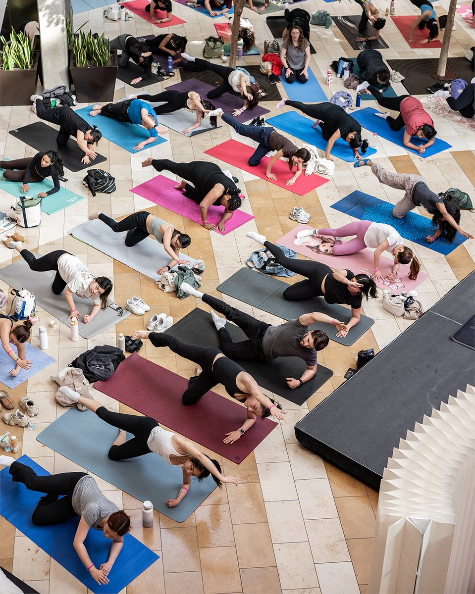 BelleCollection's tweet photo. Moving into fall with a morning Glow Series Pilates class. 

A big thank you to our TruFusion instructor Melody and DJ Lamar, with refreshing bites from Yezi and Hyatt Regency Bellevue.  

📸: Vivian Hsu Photography https://t.co/8yLoxkFK04