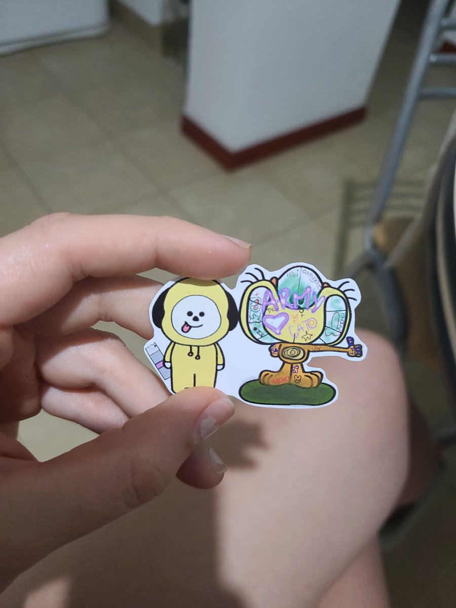 jiminheladito's tweet photo. army de mierda entenderá que esto es chimmy pintando a pijurro o voy a quedar como una loca? https://t.co/ntD6sEJN7r