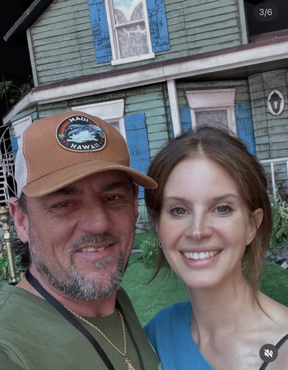 iingridrod's tweet photo. Todavía no puedo creer que Lana se haya casado con este tipo https://t.co/jeieQHEDi2