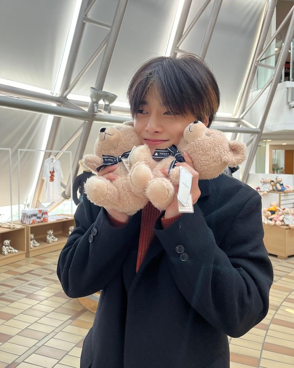 agi28pan___in's tweet photo. おはようございます(*ｐω-)｡O゜
今日から10月ですって.ᐟ.ᐟ.ᐟ.ᐟ.ᐟ.ᐟ
今月含め2026年があと3ヶ月とか…怖🙉💦
今月はバンチャンとリノさん、ヒョンラセンイルもあるし🎂🐺🐰✨
(側転はムリそうだ…笑🤸‍♂️)
RUN IT in JAPAN 福岡あるし🎪✨
楽しみだな☺️ https://t.co/yy6WIMOLSE