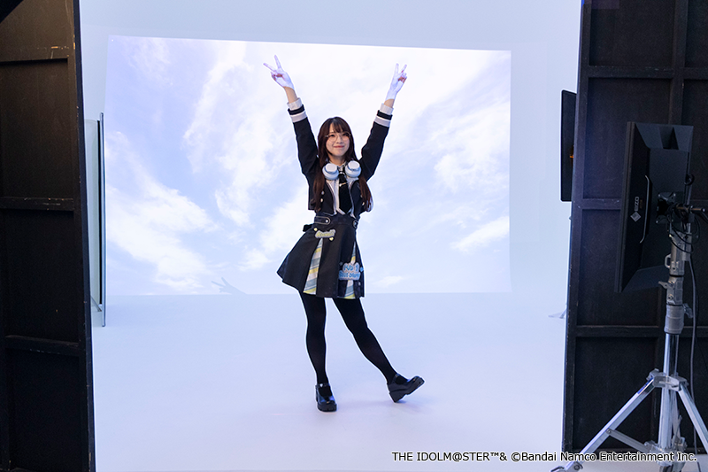 shinyc_official's tweet photo. 🚀shiny, the first REFRAC7IONS " Still blue "
┆🔷公式グッズ事前販売ファイナル🔷┆

🚨受注は明日まで🚨

パンフ撮影時のオフショットを公開📷

キャスト28名の新ユニット衣装をパンフでじっくりお楽しみください♪

🌏特設サイト
https://t.co/JunNaWy5u3

#シャニマス_リフラクションズライブ https://t.co/hfPt6JitAg
