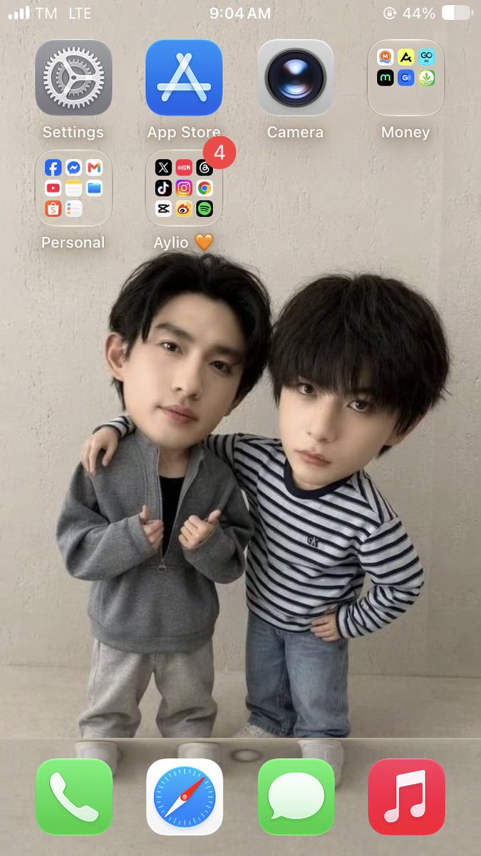aydenelio101025's tweet photo. Already changed my homescreen to this it’s so cute 🤣 #aylio https://t.co/1Ii3aQiTq1