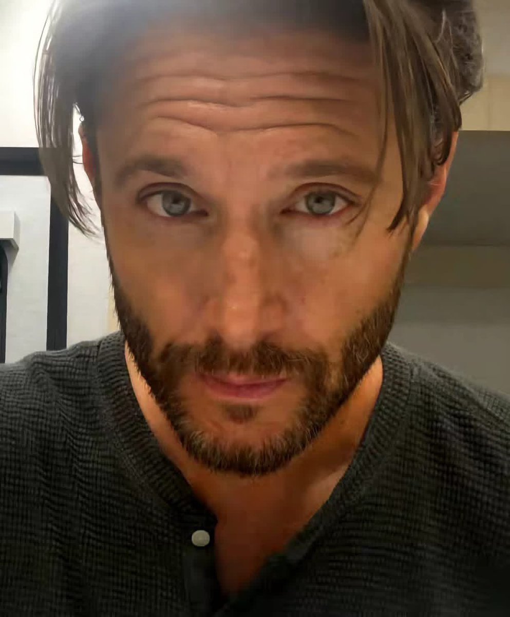 krlehr's tweet photo. I’m ALL for #JensenAckles content — y’all know I am. 😂❤️ Give me the panels, the interviews, the photoshoots, the convention moments… ALL of it.

But please, no. Don’t secretly film him in public, especially when it looks like he’s having a private business dinner. Come on. That’s creepy, intrusive, and just plain rude.

Being a fan doesn’t mean we’re entitled to every moment of someone’s life. Let the man eat his dinner in peace. 😂

Enjoy the content when it’s meant to be shared, but don’t cross the line into stalker territory. There’s a difference. ❤️ #Spnfamily