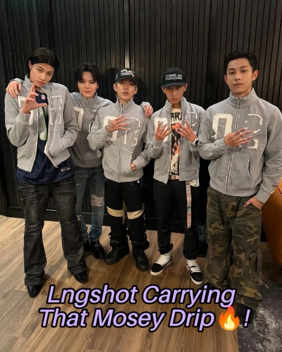 Magdale72402063's tweet photo. Lil Mosey gave sweatshirts from his brand rfive as a gifts to Jay Park and Lngshot🔥 https://t.co/o4DVZMzpDK