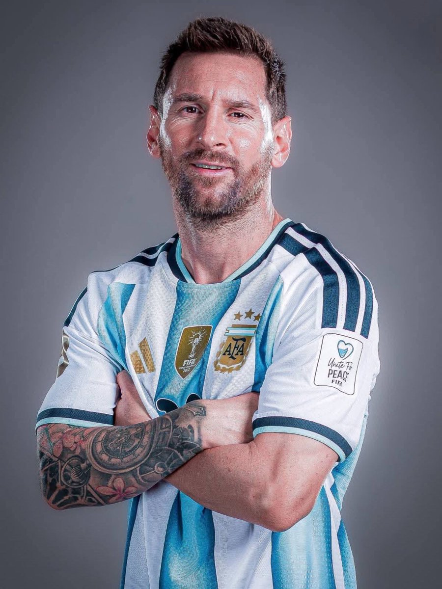 Actufoot_stats's tweet photo. 🇦🇷👑 À 39 ans, Lionel Messi quitte la sélection argentine comme le joueur le plus capé et le meilleur buteur de son histoire.

📊 207 matchs
⚽ 125 buts
🎯 65 passes décisives
✅ 134 victoires
🤝 43 nuls
❌ 30 défaites

Une légende éternelle de l’Albiceleste. 🐐🇦🇷 https://t.co/WwHORP0IYl