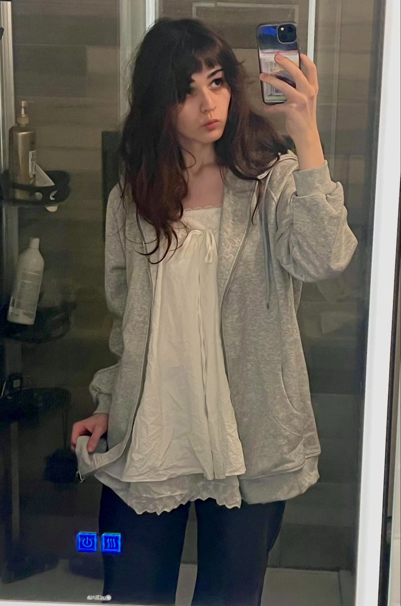 ariadotwav's tweet photo. no more boymoding for me dawg, girlmoding's finally calling my name. this is it, its the end of the line for me, but not for you. repping's what you do best ain't it? just keep boymoding https://t.co/ZBHdPi3mGq