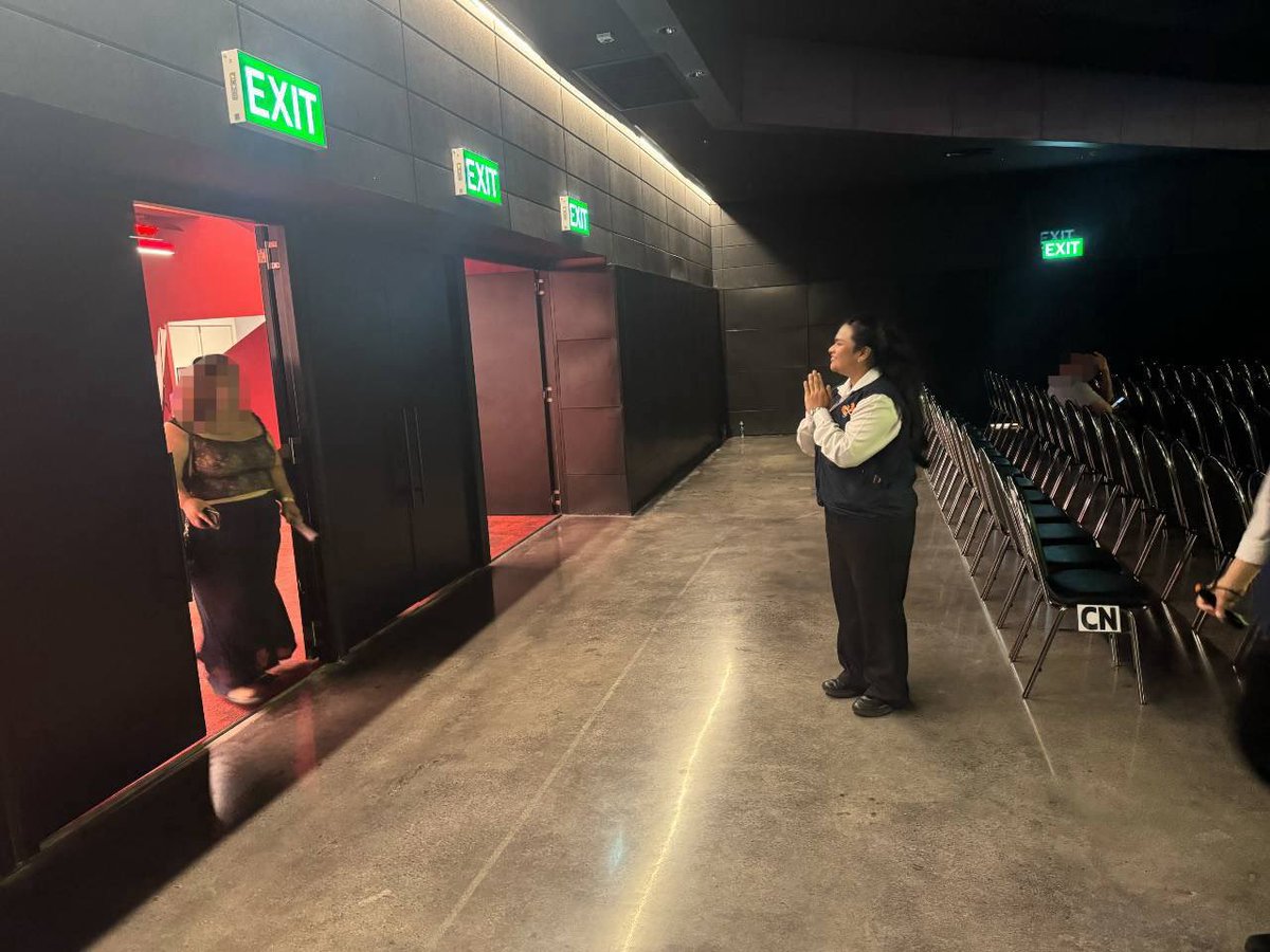 JCrewStaffUsher's tweet photo. Job : CAT LIVE FRIDAY 30 ปี ฉันมีความสุข
Venue : IDEA LIVE, BRAVO BKK
Date : 27.06.2026
Client🙏🏻 Cat Radio

Thanks Team🧡 : Admin / Staff / Guard / Usher

#catlivefriday
#FRIDAY30ปีฉันมีความสุข
#Jcrewteam
#Jcrewfamily https://t.co/CRPX4pvAMf