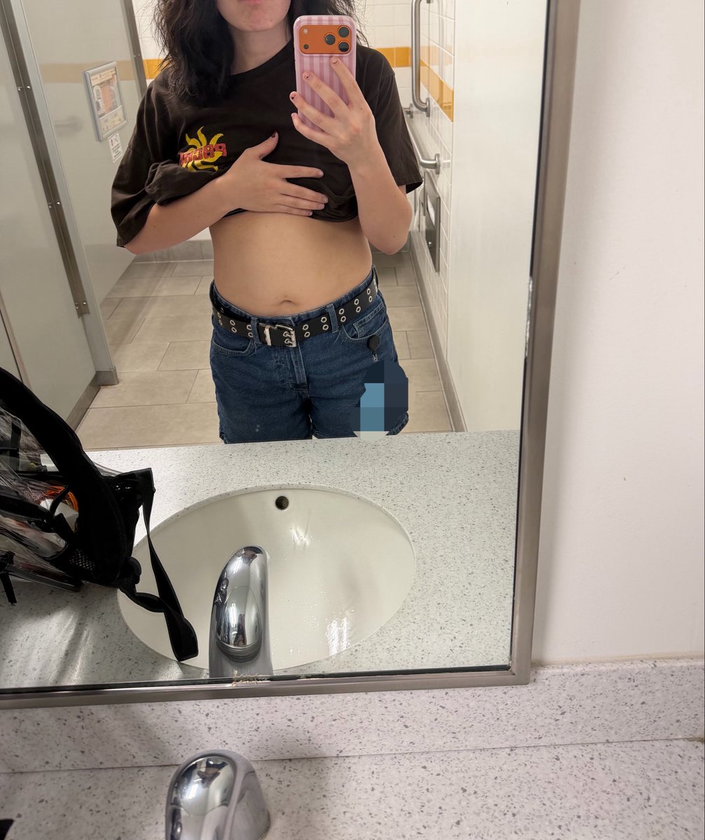 Katielpm's tweet photo. Start of start of September vs the end

143 lbs to 139 🥲 my goal weight for October is 134 lbs !! #edtwt https://t.co/QGj4ab1Xys