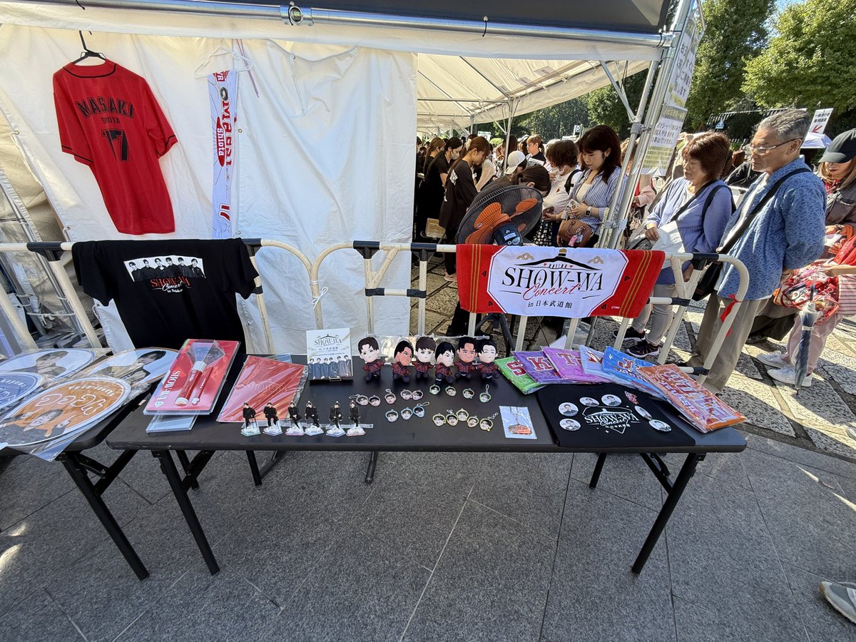 ihcikasam92's tweet photo. SHOW-WA武道館グッズ　一覧
#SHOW_WA https://t.co/lgen8WWZC2