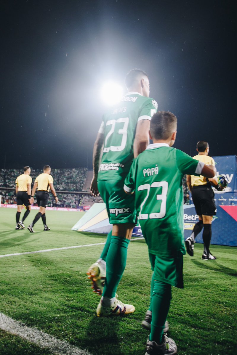 santiagorive28's tweet photo. Titular y capitán. 2️⃣3️⃣ https://t.co/JItvLyJQZz