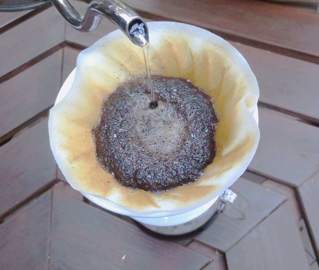 Tokyo_gov's tweet photo. October 1 is International Coffee Day!
Did you know coffee beans are grown in Tokyo?
Coffee farms on Chichijima in the Ogasawara Islands harvest coffee cherries by hand from historic trees, and you can even experience bean-picking and tastings! https://t.co/FWqBE8CpZ6