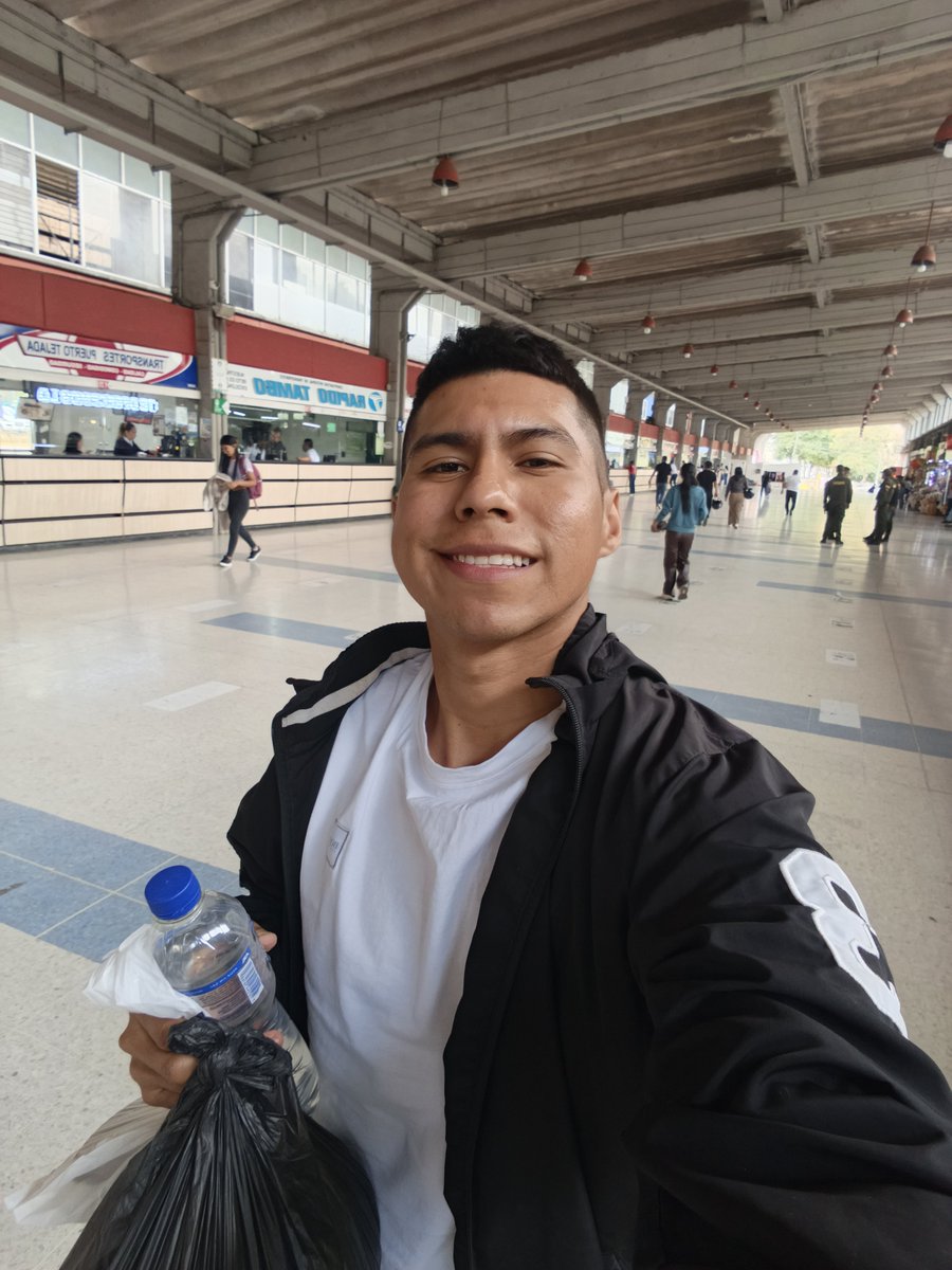 felipe_ort71063's tweet photo. Dejé Mi Tierra Argelia, Cauca para Trabajar por Muchos Sueños que Tengo 🙏🏻 con la Bendición de Dios Tarde o Temprano se que los Voy a Lograr 🙏🏻 Cada día doy lo Mejor de mi 💪🏻 Dios mío ayúdame cada Día, nunca me dejes sólo que sin tí no puedo 🙏🏻 gracias todos mis Familiares Amig@s https://t.co/9CugwDH0zQ