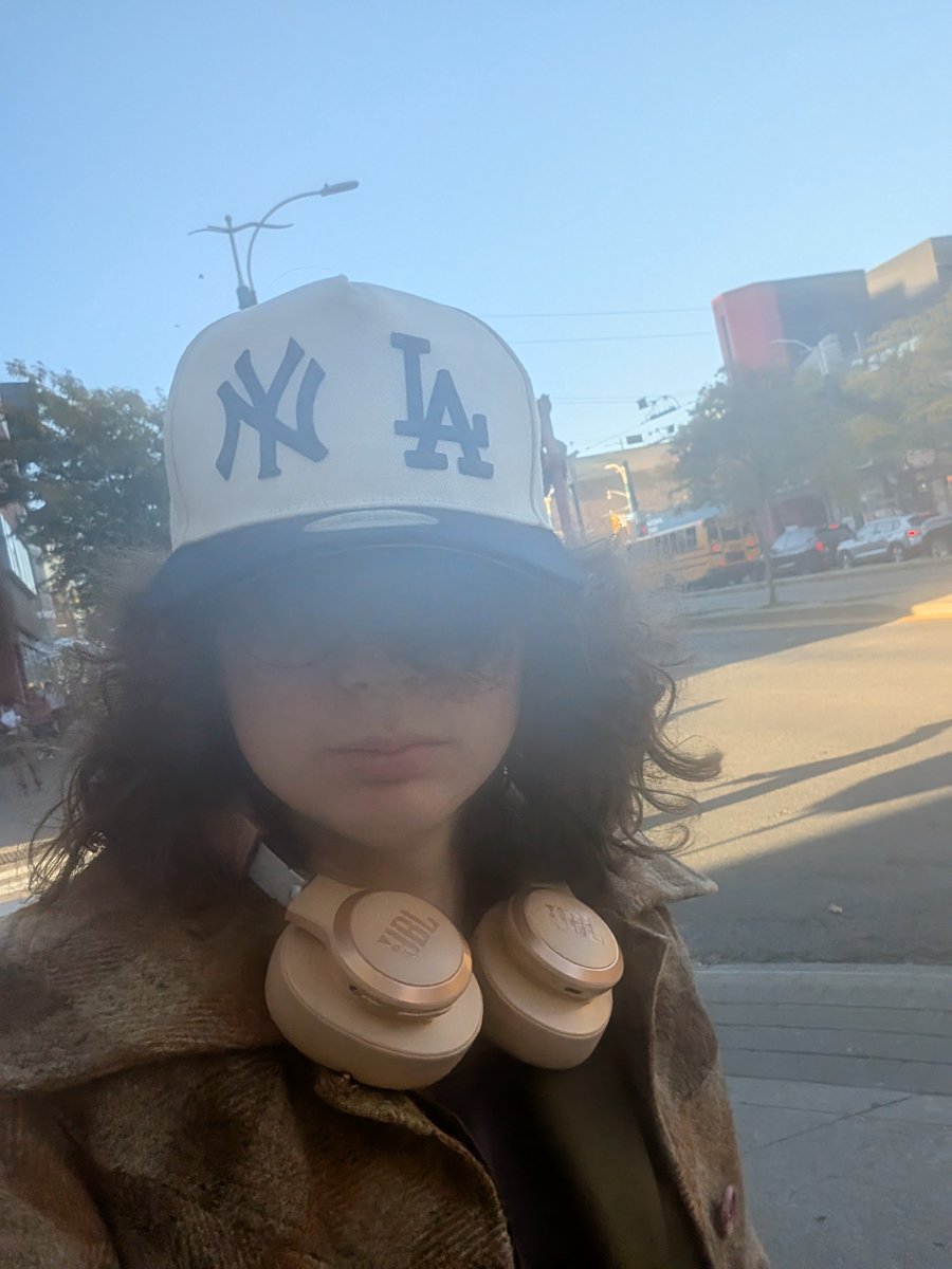 DOLLGIRLSUMMER's tweet photo. I'm Katarina! I'm a 20 year old trans woman from Toronto and am losing my housing ! I am currently being evicted and in 2 weeks. I have goals to do psych in university and have been looking for work. I need a roommate/roommates. https://t.co/kVPzkeZw7c any money would help! https://t.co/J4Y5TOciwb