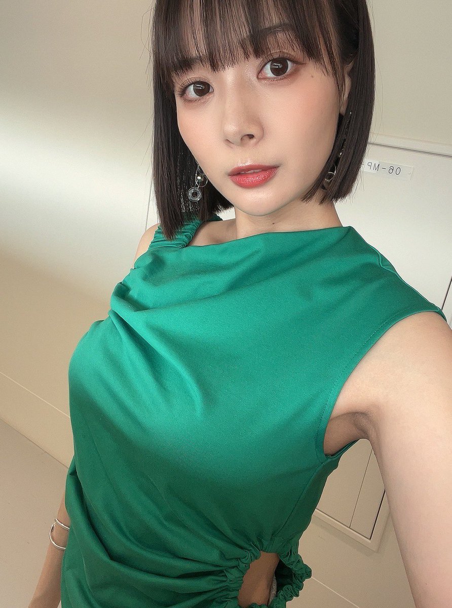HansWurst33's tweet photo. 岡田紗佳の脇汗💦見ててヤバい… https://t.co/AQPMRiqI67
