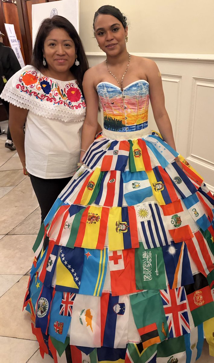 KristyDeLaCru15's tweet photo. Happy Hispanic Heritage Month! Check out @Esperanza_EPMS dancers &amp; a fashion designer, a 12th grader, who made her entire dress @NYCCouncil.  We have such amazing talent in @CSD_4 &amp; across all @NYCSchools @FACENYCDOE @ManhattanCB11 https://t.co/26pFNR7vFI
