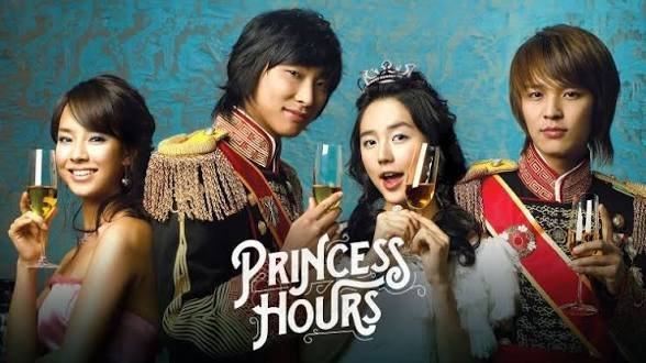 iamsunnysunday's tweet photo. หลายคนอาจไม่ทัน 
จูจีฮุน ณ ตอนนั้นกำลังมีผลงานดังเรื่อง Princess Hours เล่นเรื่องแรกก็ดังเลย ชีวิตกำลังไปได้สวย แต่มาถูกจับข้อหายาเสพติดในงานปาร์ตี้ 

เพื่อนฮีเสพ แต่ฮีไม่ได้เสพ เลยไม่ถูกจับในตอนแรกเพราะตรวจเลือดแล้วไม่เจอ แต่ฮีรู้สึกละอายใจเลยบอกตำรวจว่าเคยลองเสพครั้งสองครั้ง 

ศาลตัดสินว่ามีความผิดให้จำคุก แต่รอลงอาญา 1 ปี ปรับเงิน และต้องบำเพ็ญประโยชน์ต่อสังคม 120 ชม. (ไม่ได้ติดคุกจริง ๆ)

หลังจากนั้นฮีก็หายไปเข้ากรมทหาร หลายปี แล้วก็กลับมารับงานในวงการบันเทิงอีกครั้ง

ช่วงแรกที่กลับมา ฮีโดนแบนจากวงการ โดนสังคมด่า แต่เพราะเป็นคนมุ่งมั่น พัฒนาตัวเอง พิสูจน์ตัวเอง รับบทหลากหลาย ไม่ได้ขายหล่อ แต่ขายฝีมือจริง ๆ เลยค่อย ๆ ได้รับโอกาสจากผกก ได้แสดงหนังฟอร์มยักษ์ ฮีกลับมาดังอีกครั้ง แล้วก็ได้มาเล่น Kingdom กับ The Traumacode ที่ดัง ๆ ใน Netflix นั่นแหละ