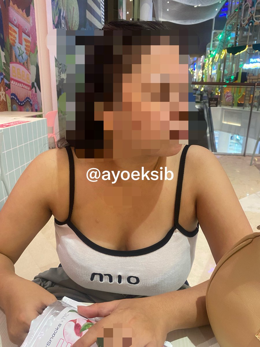 ayoeksib's tweet photo. abis ngajak ayang eksib ke mall tengtopan doang gapake bh + pake G-string, pulangnya minta di eksekusi katanya jadi sange🤪

#eksibseru #bugil #jakarta #senayanpark #sexsbebas #ngewe https://t.co/WYgviAVGE5