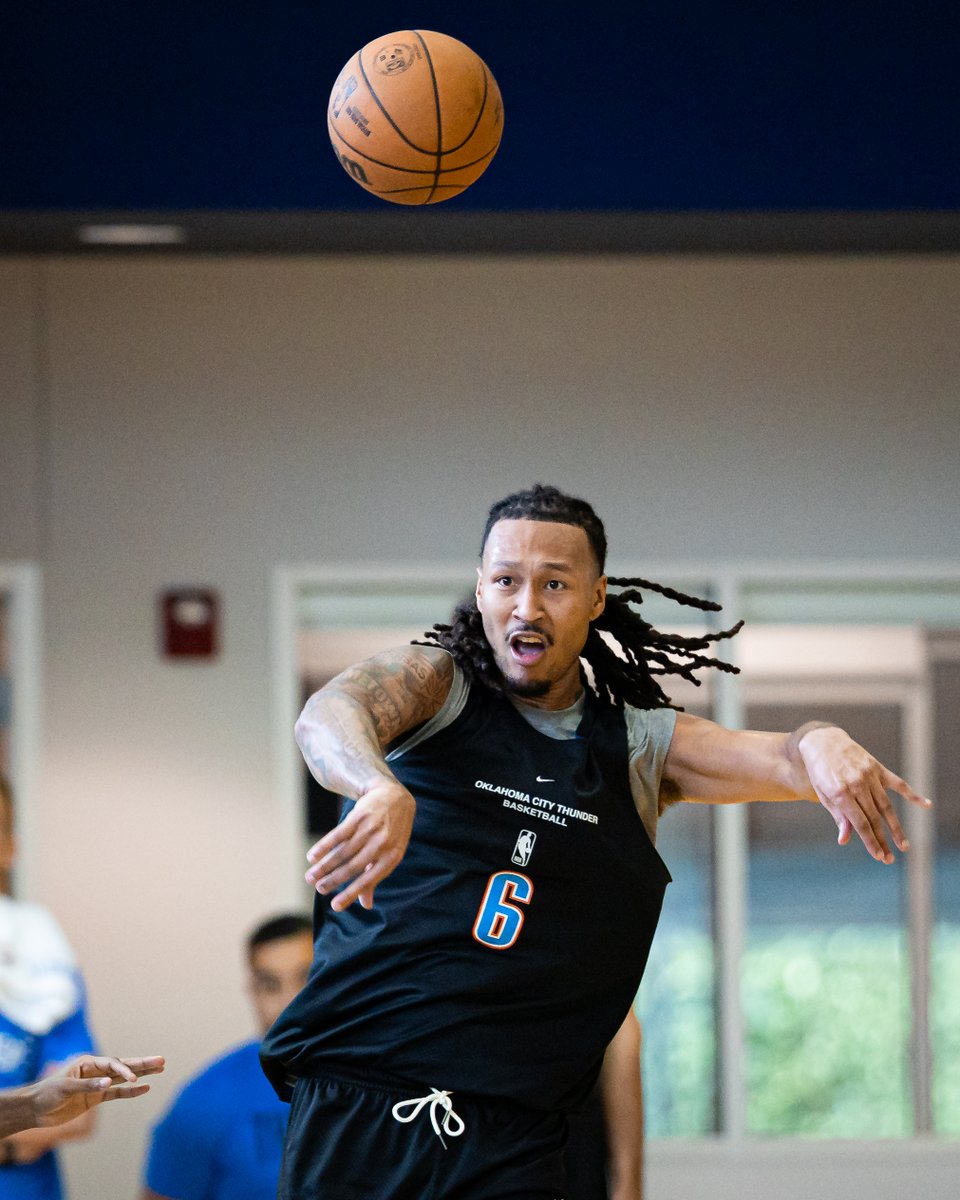 okcthunder's tweet photo. Training camp flow 🤝 https://t.co/UMIz18QggM