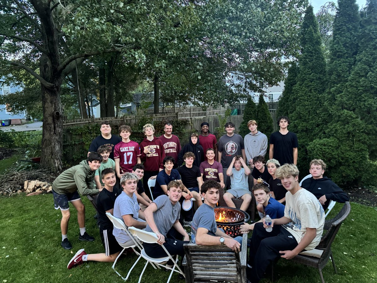 JakePlaisted's tweet photo. Team dinners are always a great time to hang out, bond, and enjoy some time together off the field! 🏈❤️💛

Now it’s time to get back on our home field tomorrow and battle Exeter! Bring the energy, play for each other, and leave it all out there. LET’S GO CLIPPERCATS! 🔥🏈 https://t.co/Fx0HvRsqCj