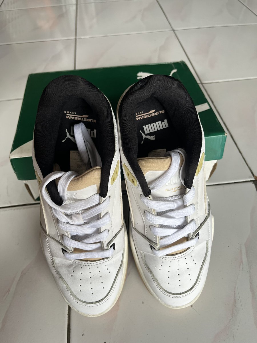 echaniwasoyo's tweet photo. WTS PUMA x NCT 127
❗️slipstream shoes hanya dipakai 1x
📏size 38 (24cm)
💸 600K (negotiable) 
❗️kondisi bagus
❗️include kardus 
🍊oren / kirim manual
🤏cocok banget buat redline jkt

tag. puma shoes nct 127 preloved nct redline #redlinejkt https://t.co/8LtsEFQrq7