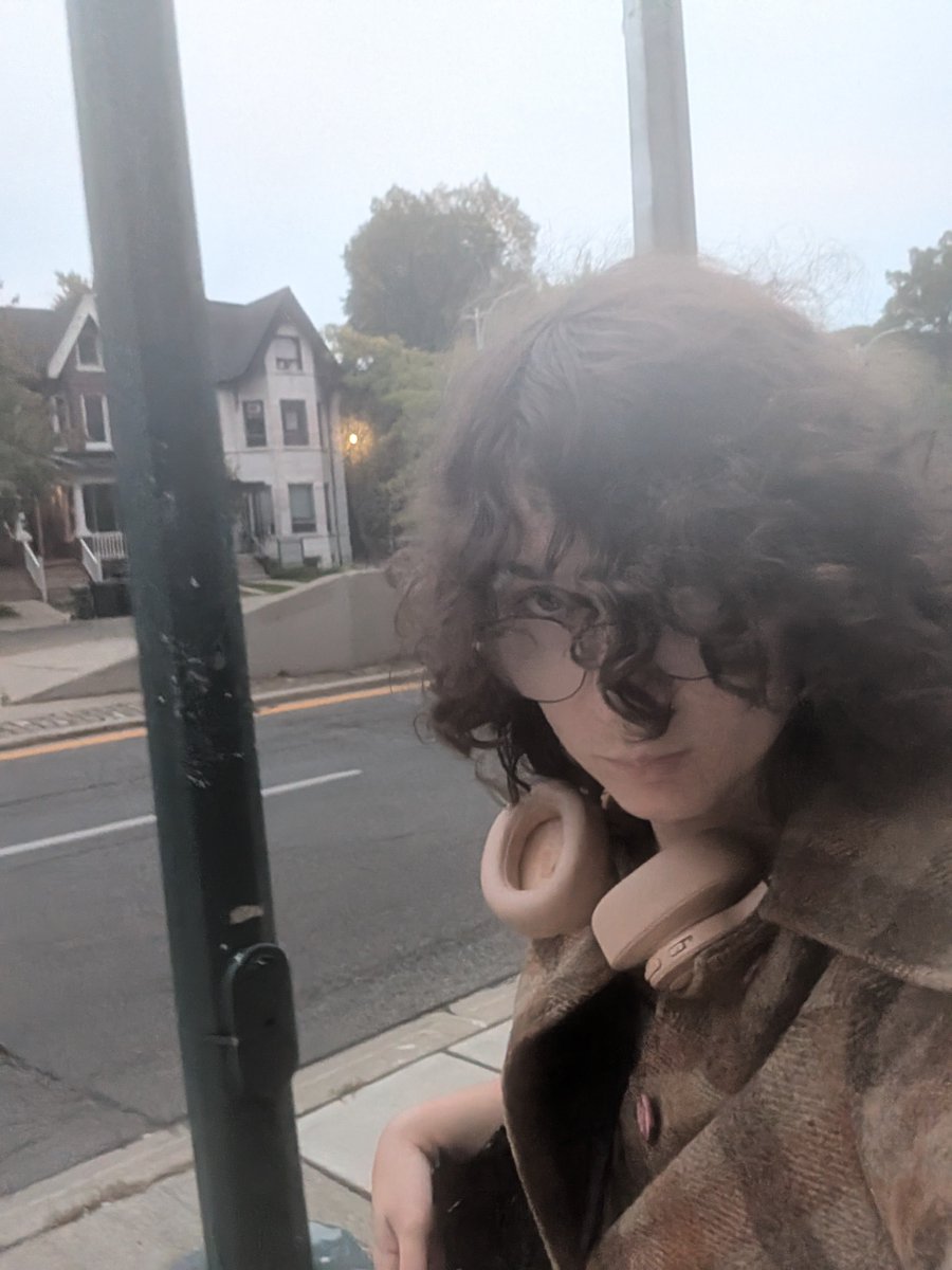 DOLLGIRLSUMMER's tweet photo. I'm Katarina! I'm a 20 year old trans woman from Toronto and am losing my housing ! I am currently being evicted and in 2 weeks. I have goals to do psych in university and have been looking for work. I need a roommate/roommates. https://t.co/kVPzkeZw7c any money would help! https://t.co/J4Y5TOciwb