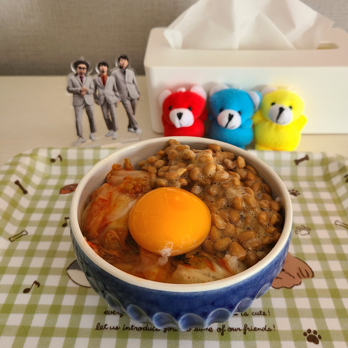 HonoluluGirl's tweet photo. 朝昼めし
卵かけ納豆キムチ丼 https://t.co/vzHwwE15Rs