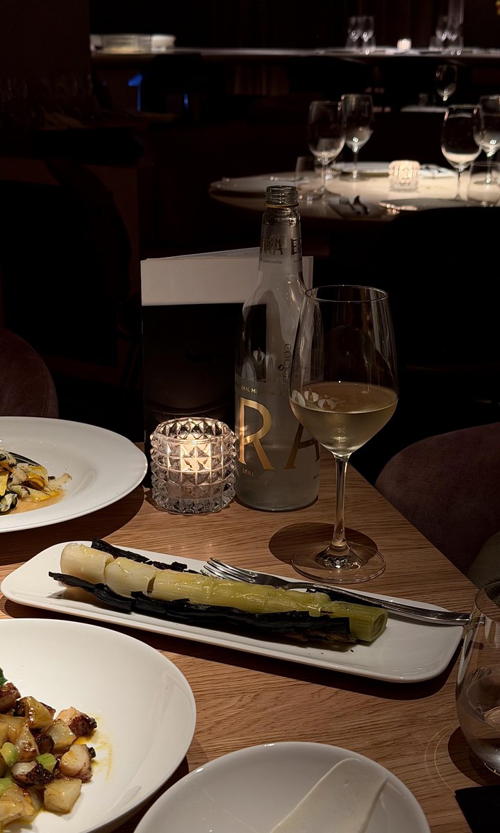 VesperNight_'s tweet photo. Ordinary evening, lovely food. That’s all I need https://t.co/MhsfkZLZek
