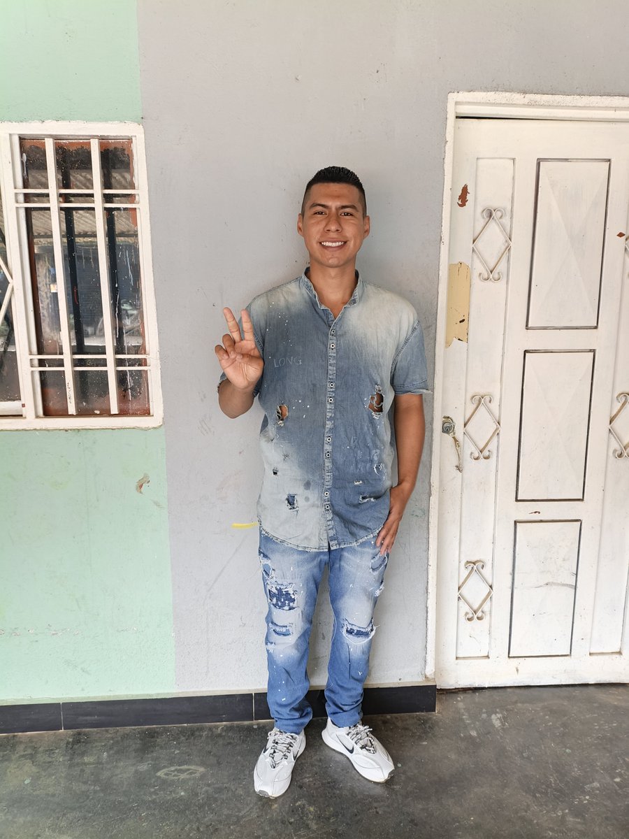 felipe_ort71063's tweet photo. Dejé Mi Tierra Argelia, Cauca para Trabajar por Muchos Sueños que Tengo 🙏🏻 con la Bendición de Dios Tarde o Temprano se que los Voy a Lograr 🙏🏻 Cada día doy lo Mejor de mi 💪🏻 Dios mío ayúdame cada Día, nunca me dejes sólo que sin tí no puedo 🙏🏻 gracias todos mis Familiares Amig@s https://t.co/Ipwl1zK00G