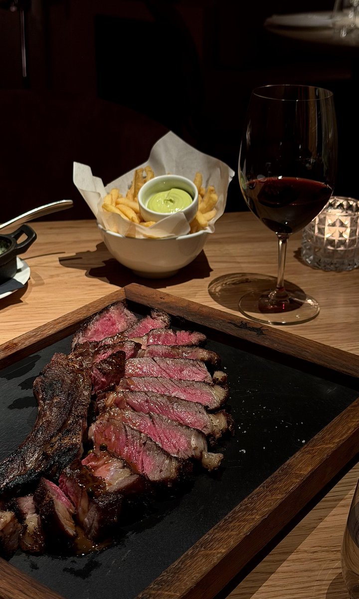 VesperNight_'s tweet photo. Ordinary evening, lovely food. That’s all I need https://t.co/MhsfkZLZek